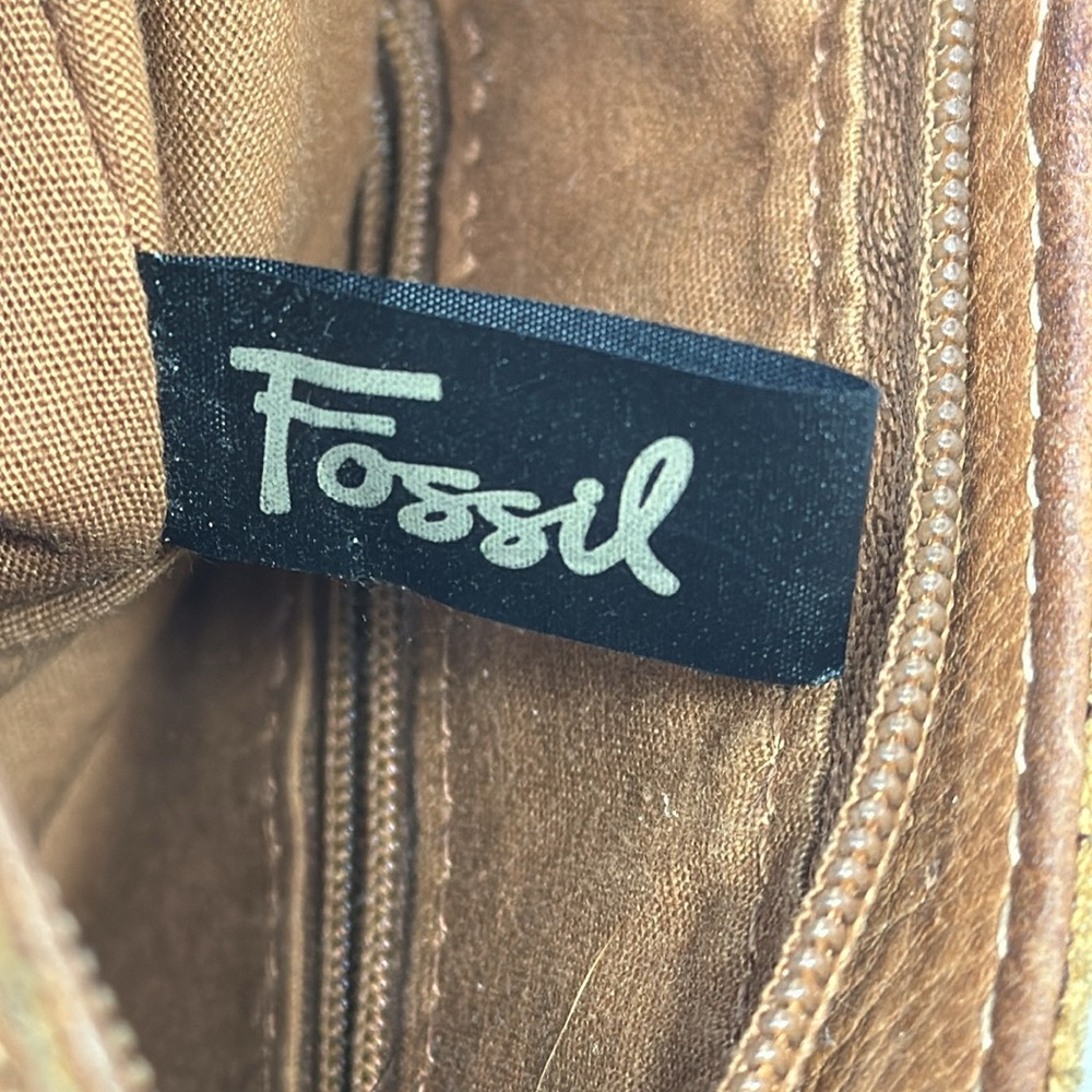 Fossil Leather Crossbody Flower Handbag - Picture 9 of 12